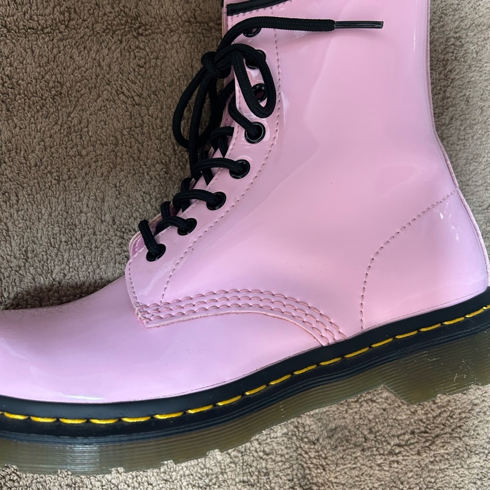 Doc Martens pale pink patent leather style 1460 combat boots. Worn once? Size 8 - Picture 6 of 16